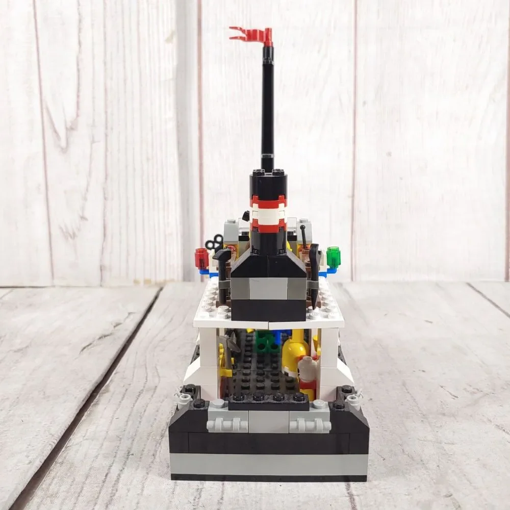 99% Complete - LEGO Adventurers: Jungle: River Expedition Set 5976 - FEW Missing